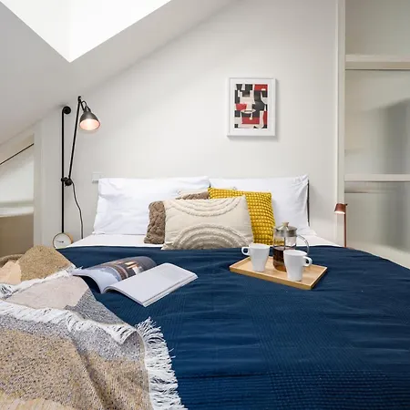 Prague Days - Attic Apt - Workspace - 100 Mbps Wi-Fi - Park Nearby Exterior photo