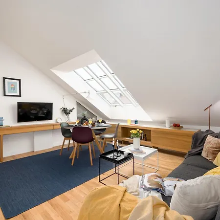 Prague Days - Attic Apt - Workspace - 100 Mbps Wi-Fi - Park Nearby Exterior photo