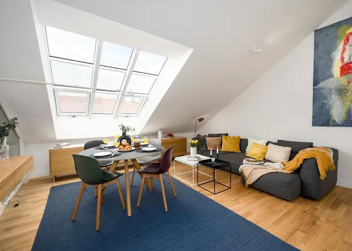 Prague Days - Attic Apt - Workspace - 100 Mbps Wi-Fi - Park Nearby